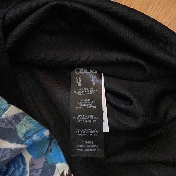 ASOS pencil skirt with full zip back, Lined, size 8, great condition - Picture 6 of 6